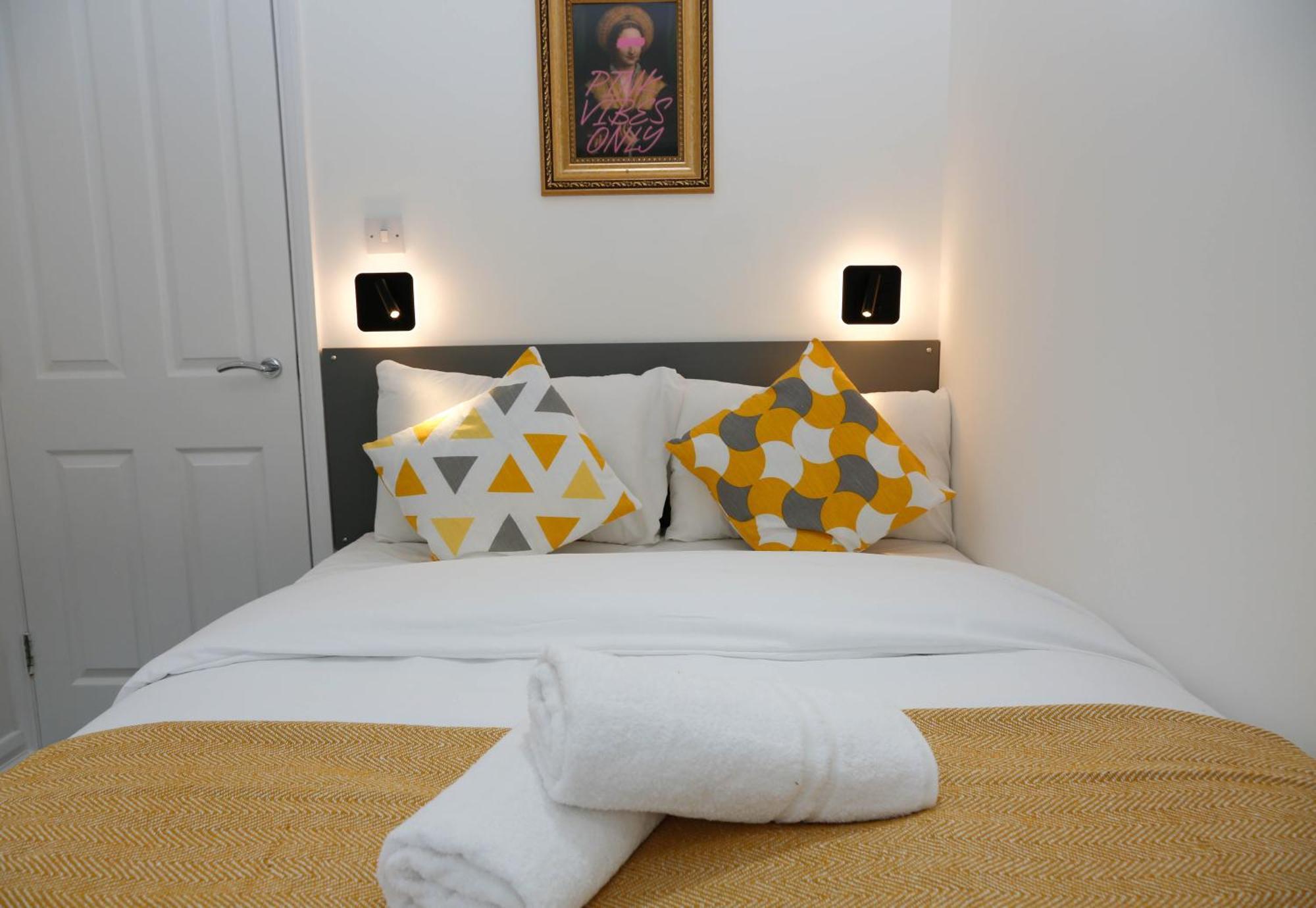 New Luxury Apartments In Central London Next To Shops, Cafes, Bars & Metro Extérieur photo